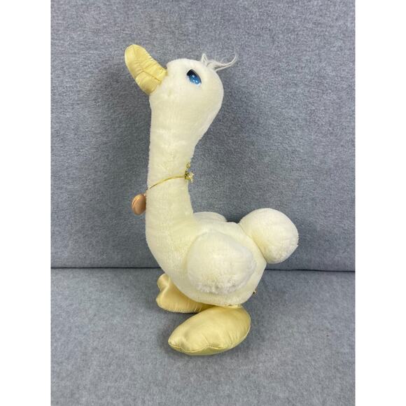 Vintage Precious Moments Hilda Goose Plush W/Locket‎ Applause 1985 11" - Picture 1 of 4